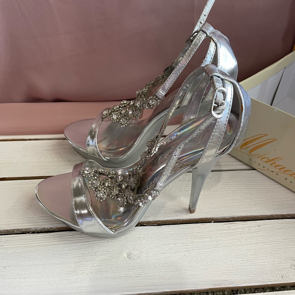 ✨Need to go! Crystal Adorned Silver Heels - Picture 3 of 7